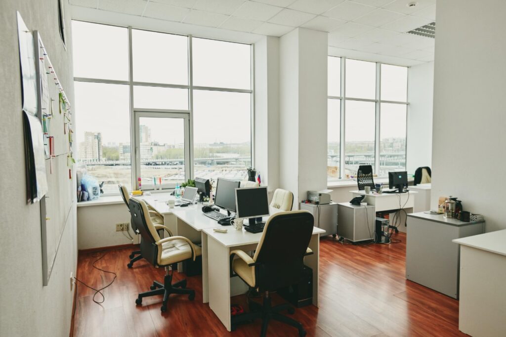 How to Find the Best Office Furniture for Your Business
